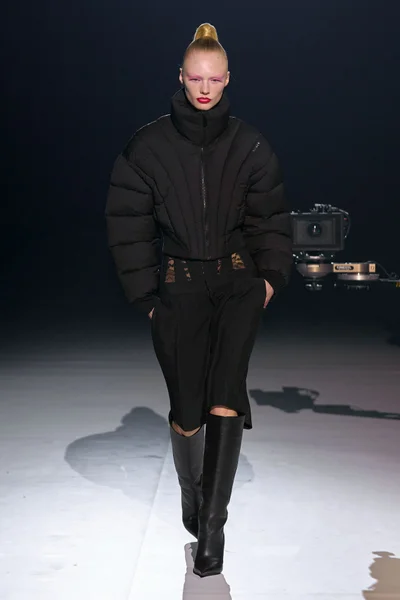Look 14